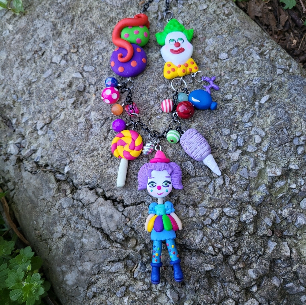 🤡CLOWN Girl🤡 Necklace🎈🎉 - Picture 5 of 8